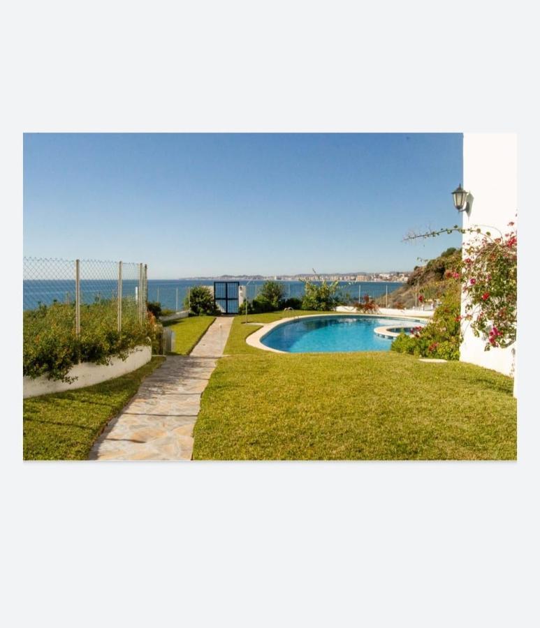 Espectacular Apartamento En Primera Linea De Playa Benalmádena Exteriér fotografie