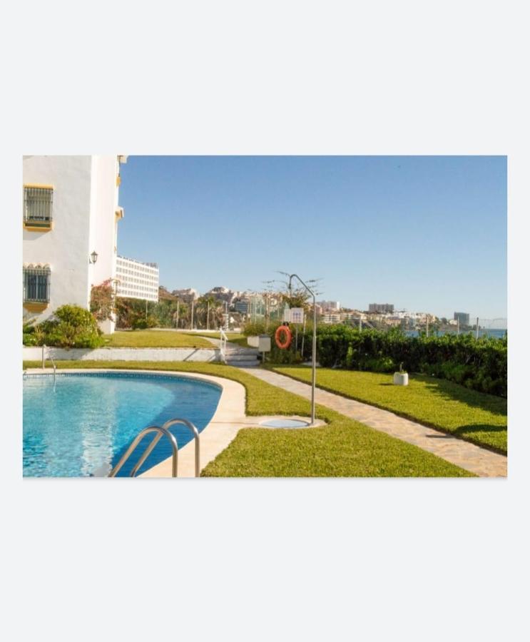Espectacular Apartamento En Primera Linea De Playa Benalmádena Exteriér fotografie