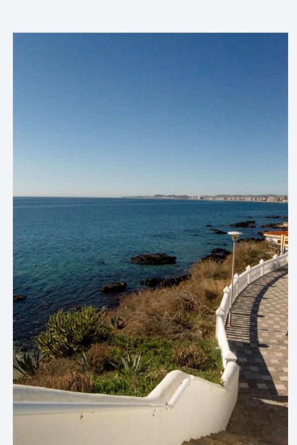 Espectacular Apartamento En Primera Linea De Playa Benalmádena Exteriér fotografie